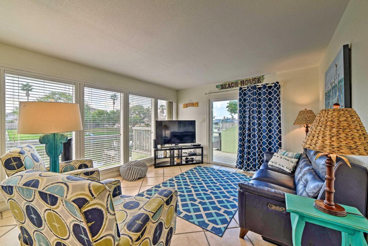 Breezy Corpus Christi Condo With Deck And Fishing Dock Exteriör bild