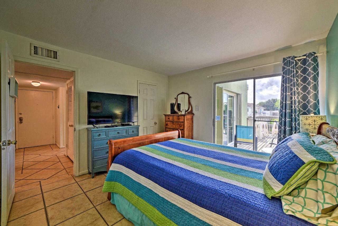 Breezy Corpus Christi Condo With Deck And Fishing Dock Exteriör bild